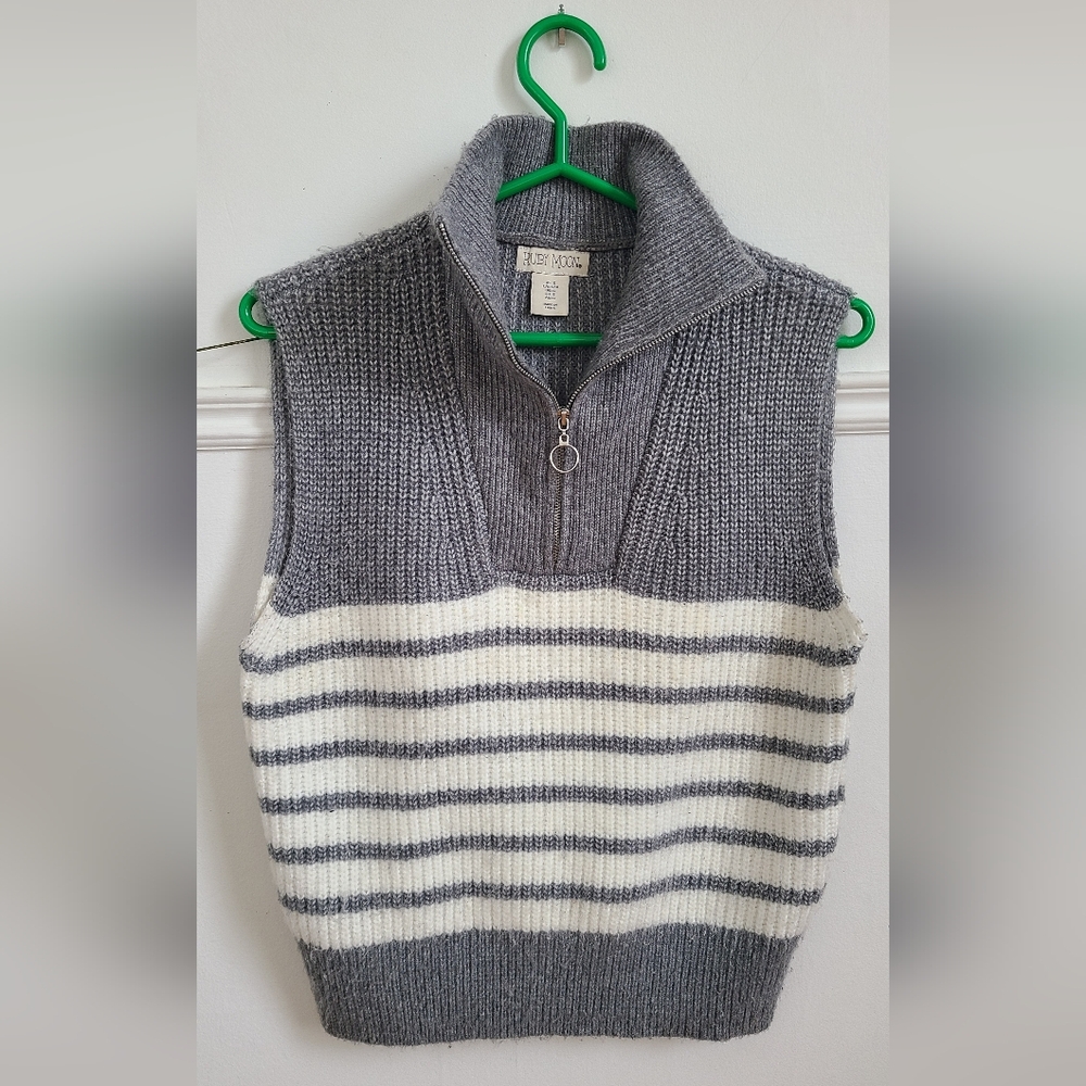 Ruby Moon Grey and White Striped Sweater Vest - Small